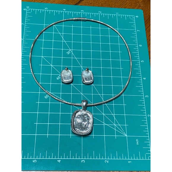 Vtg Lime Green cabochons Choker Necklace and earrings set Silvertone - Picture 8 of 12